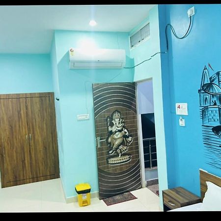Lotus Paying Guest House Варанаси Екстериор снимка