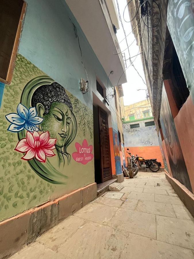 Lotus Paying Guest House Варанаси Екстериор снимка