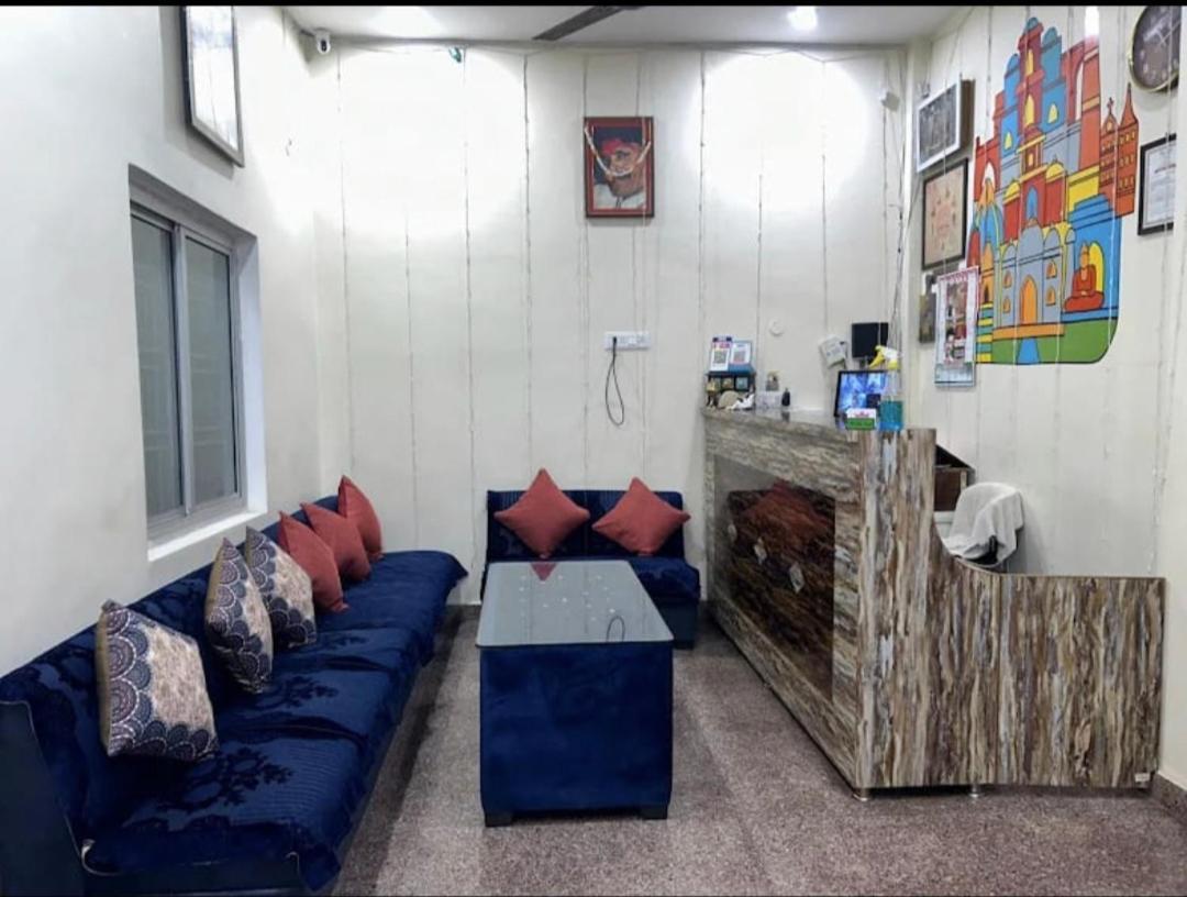 Lotus Paying Guest House Варанаси Екстериор снимка