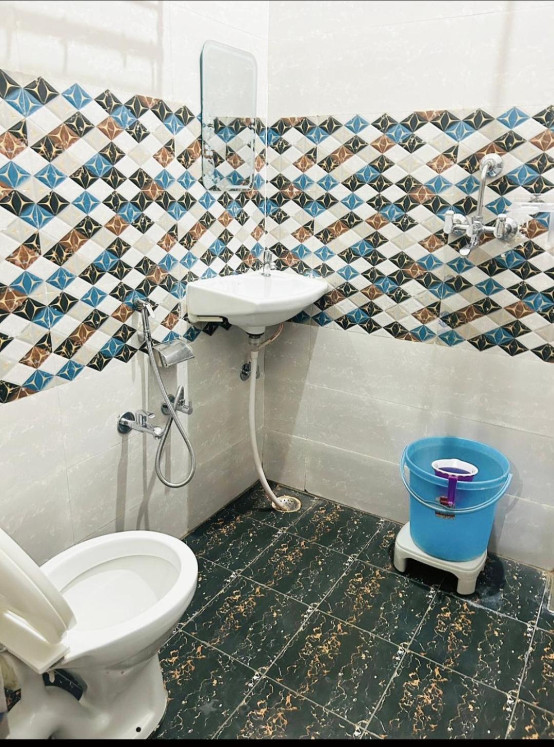 Lotus Paying Guest House Варанаси Екстериор снимка