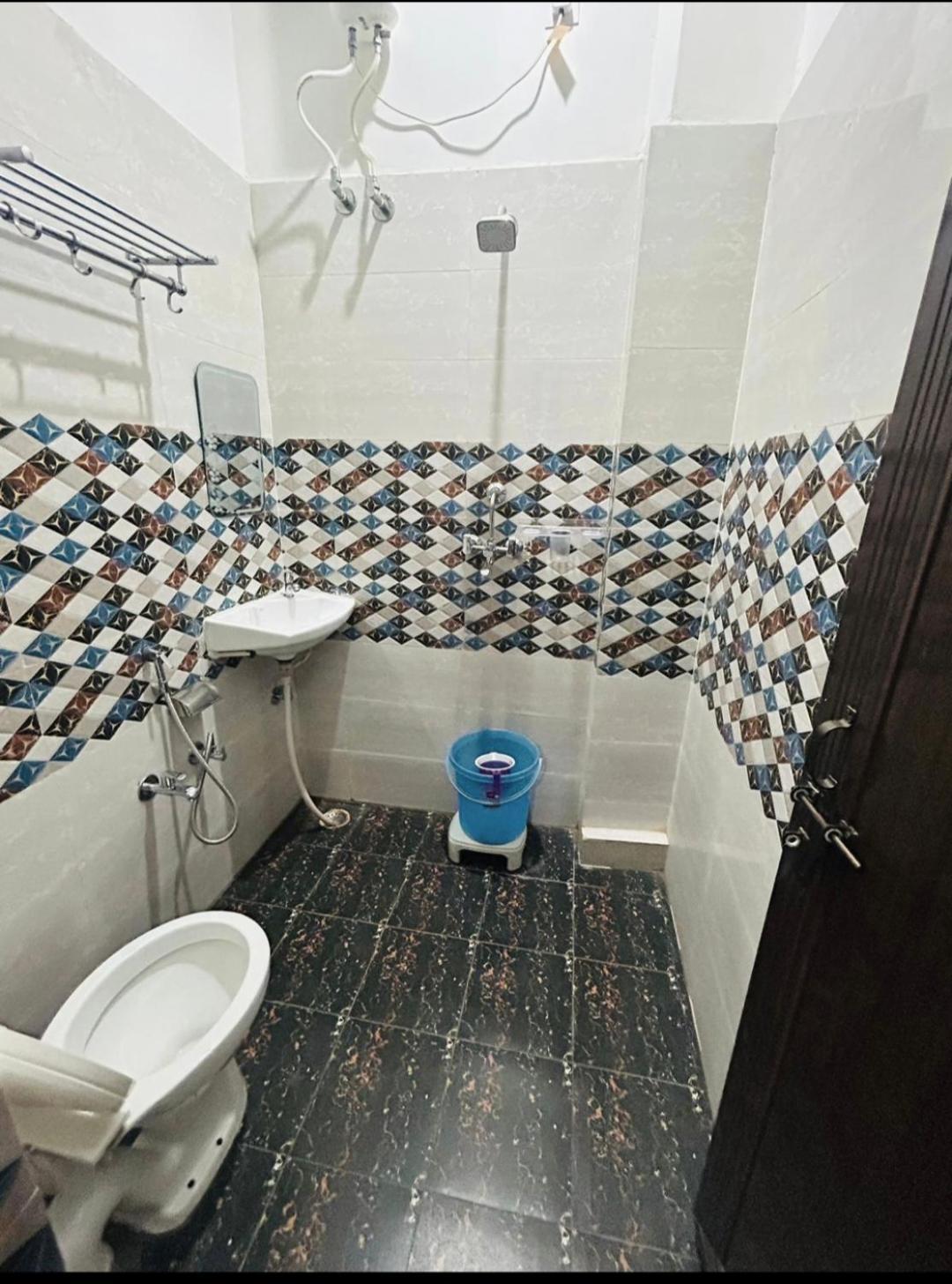 Lotus Paying Guest House Варанаси Екстериор снимка