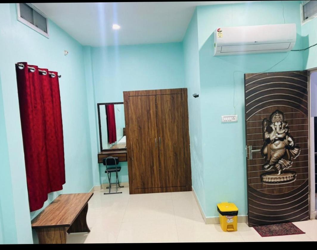 Lotus Paying Guest House Варанаси Екстериор снимка